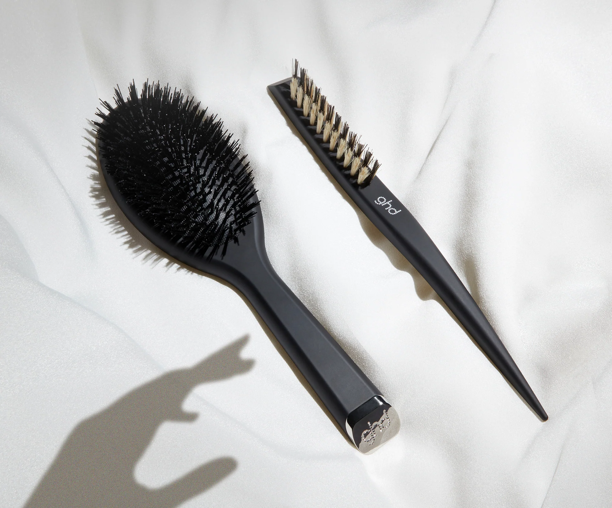 ghd Narrow Dressing Brush - The Final Touch - Image 5