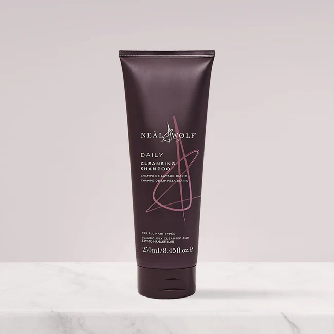 Neal & Wolf Daily Cleansing Sulfate Free Shampoo 250ml - Image 2