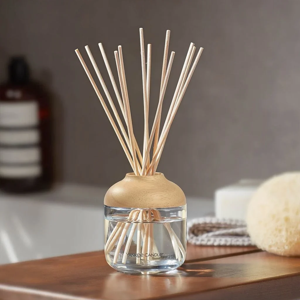 Yankee Candle Fluffy Towels Reed Diffuser - Image 3